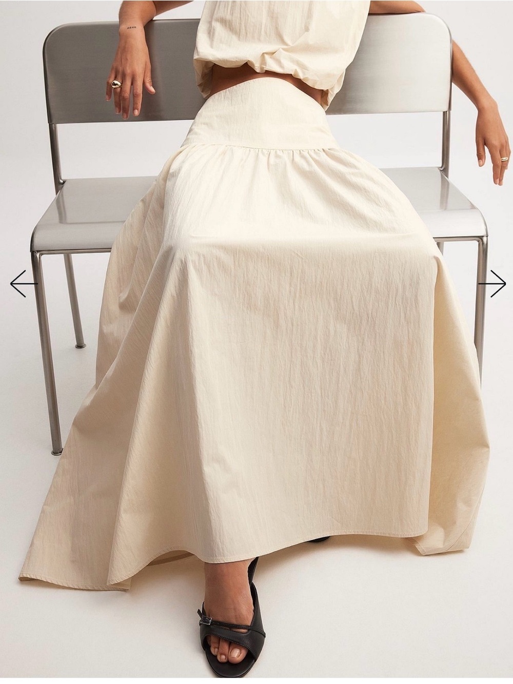 Na-kd Elegant Cream Maxi Dress with Flowing Skirt